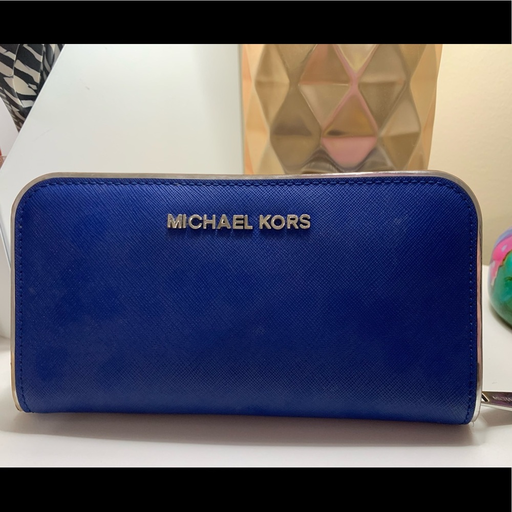 Michael kors wallet